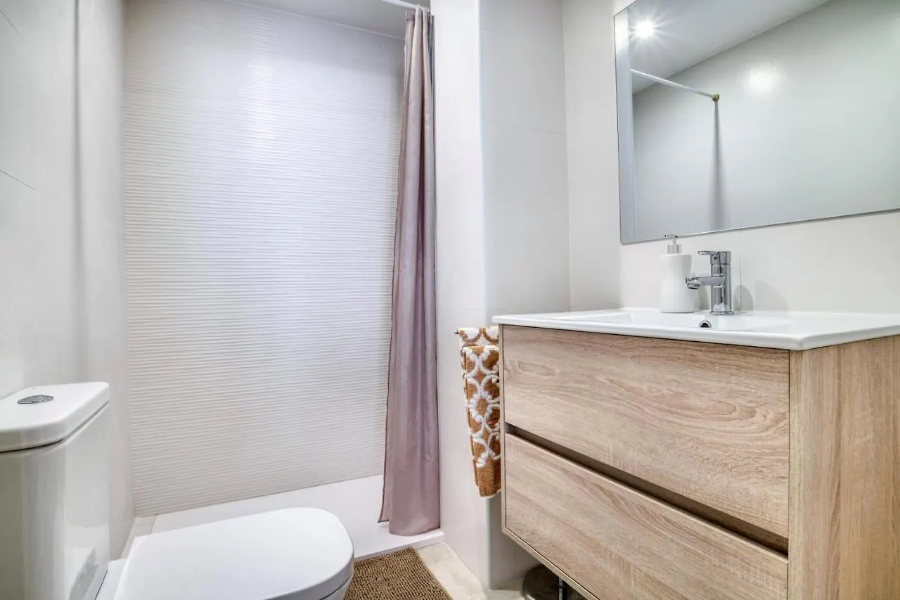 Apartamento En 1 Linea Mar サン・アントニオ・デ・カランジャ スペイン