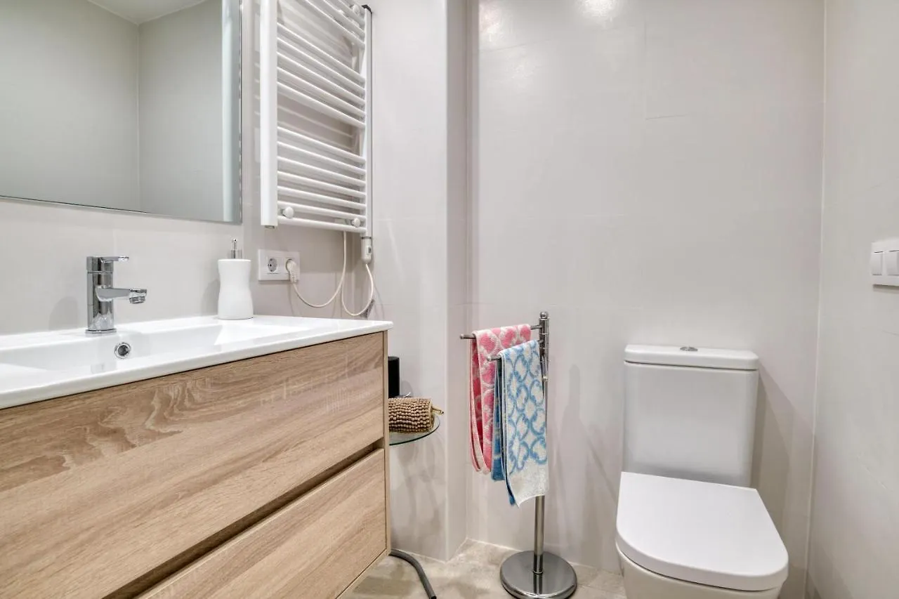 Apartamento En 1 Linea Mar サン・アントニオ・デ・カランジャ 0*,  スペイン