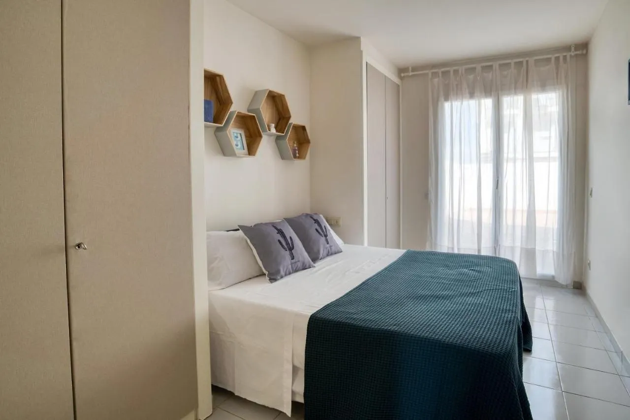 Apartamento En 1 Linea Mar サン・アントニオ・デ・カランジャ 0*,  スペイン